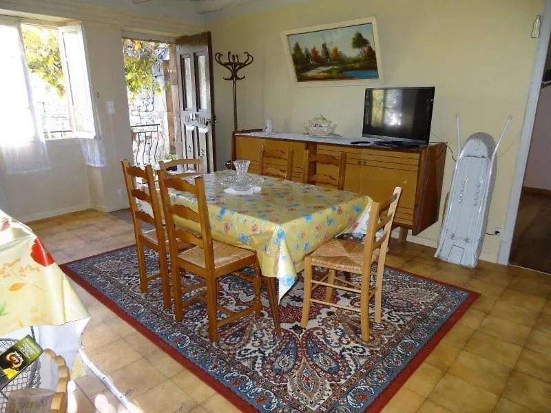 Un Coin De Paradis Avec Une Vue Exceptionnelle Pour 4 Ou 5 Personnes Najac